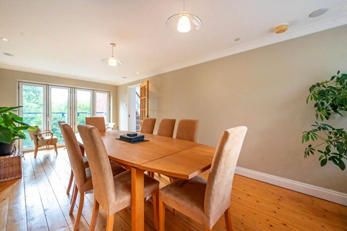 5 Bedroom End Of Terrace House For Sale In Samantha Close, Walthamstow, London, E17