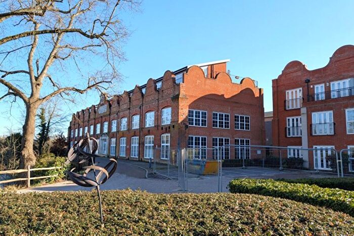 4 Bedroom Town House To Rent In Woking, Surrey, GU22