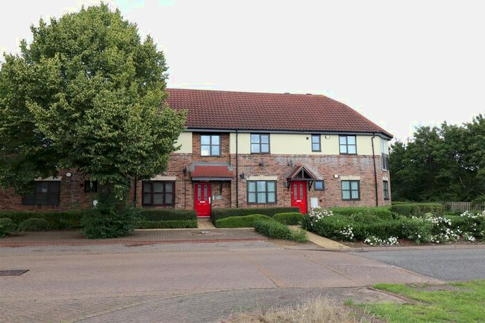 2 Bedroom Flat To Rent In Redwood Gate, Shenley Lodge, Milton Keynes MK5