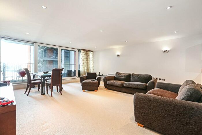 3 Bedroom Apartment For Sale In Western Gateway, London, E16