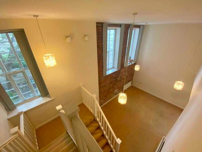 3 Bedroom Apartment To Rent In Fornham Street, Sheffield, South Yorkshire, S2