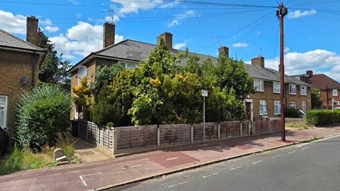 1 Bedroom Flat To Rent In Flamstead Road, Becontree, RM9