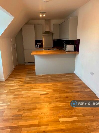 1 Bedroom Flat To Rent In High Street, Banstead, SM7