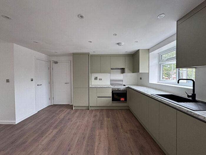 2 Bedroom Flat To Rent In Hounslow Road, Hanworth, Feltham, TW13