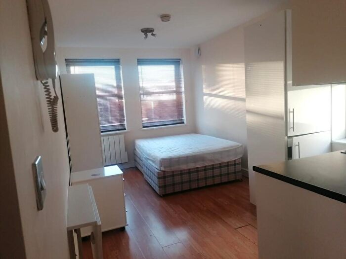 Studio To Rent In Flat, Park Street, Luton, LU1