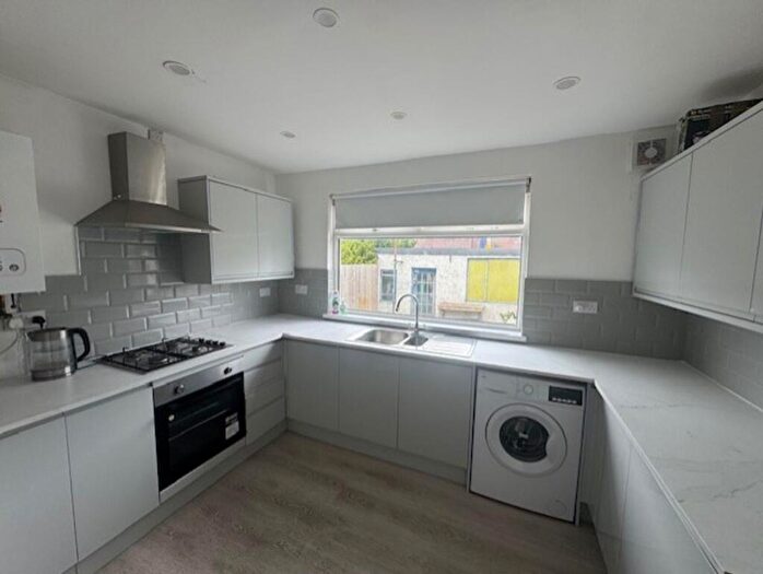 2 Bedroom Apartment To Rent In Ground Floor, Clive Street, CF11