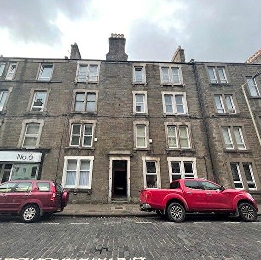 2 Bedroom Flat To Rent In Balmore Street, Stobswell, Dundee, DD4