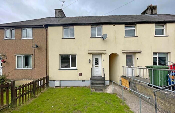 3 Bedroom Terraced House For Sale In Pentre Helen, Deiniolen, Caernarfon, Gwynedd, LL55