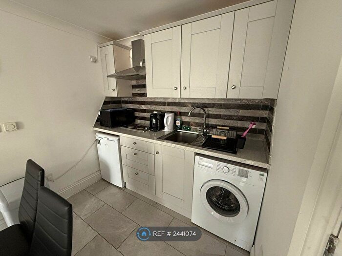 1 Bedroom Flat To Rent In West Street, Brighton And Hove, BN1