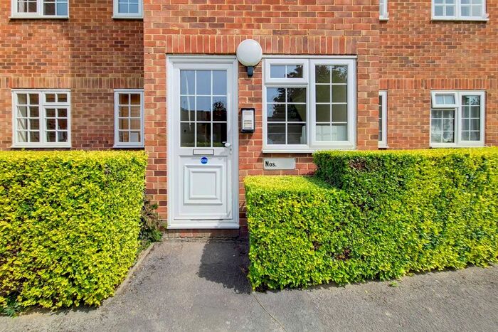 1 Bedroom Flat To Rent In Ashdown Way, Balham, London, SW17