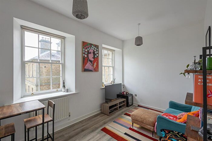 2 Bedroom Flat For Sale In Lanesborough Court, Gosforth, Newcastle Upon Tyne, NE3