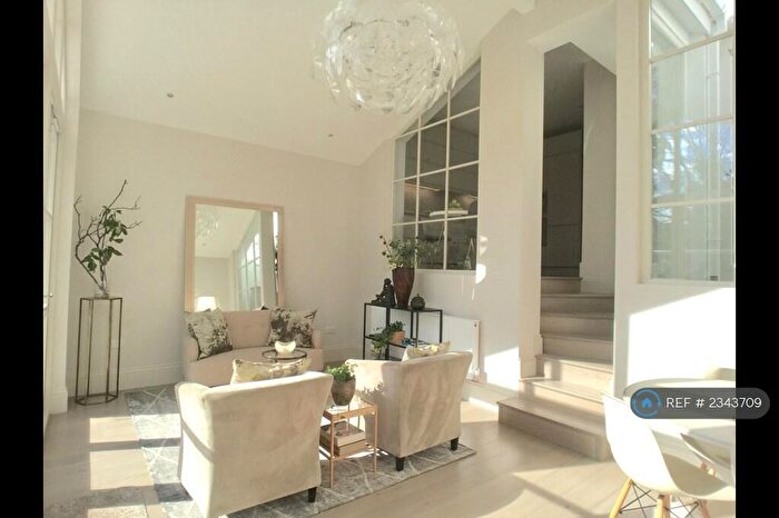 2 Bedroom Maisonette To Rent In Friern Watch Avenue, London, N12