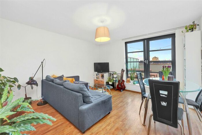 1 Bedroom Apartment To Rent In Commercial Road, E14