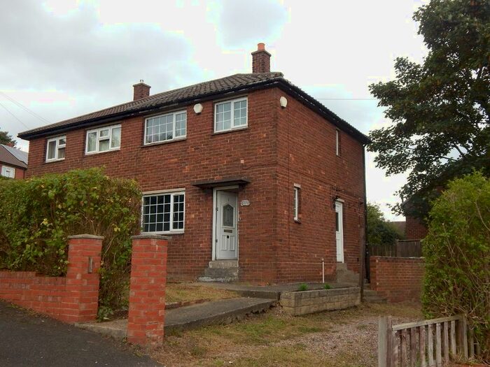 2 Bedroom Semi-Detached House To Rent In Lonsbrough Avenue, Heckmondwike, WF16