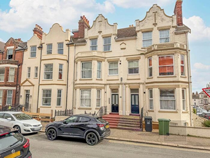 2 Bedroom Apartment For Sale In Cabbell Road, Cromer, NR27