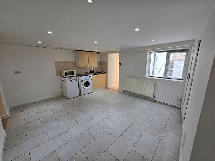 1 Bedroom Flat To Rent In Kent House Road, London, SE26