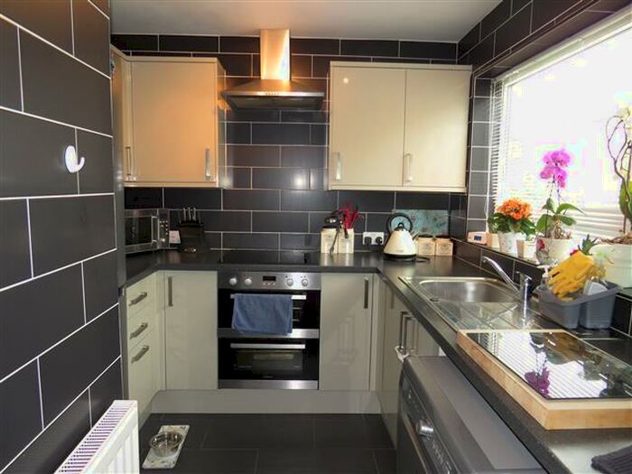 3 Bedroom Semi-Detached House To Rent In St Davids Close, Belton, Great Yarmouth, NR31