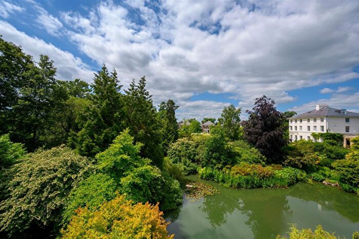 2 Bedroom Flat For Sale In Hildenborough, Tonbridge, TN11