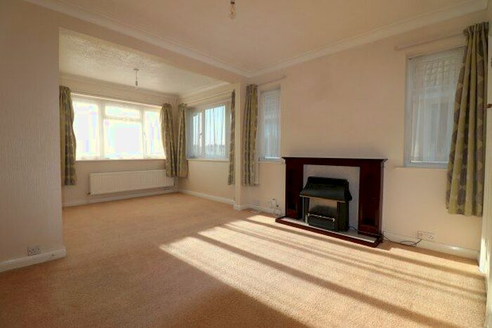 2 Bedroom Flat To Rent In Ardingly Drive, Worthing BN12