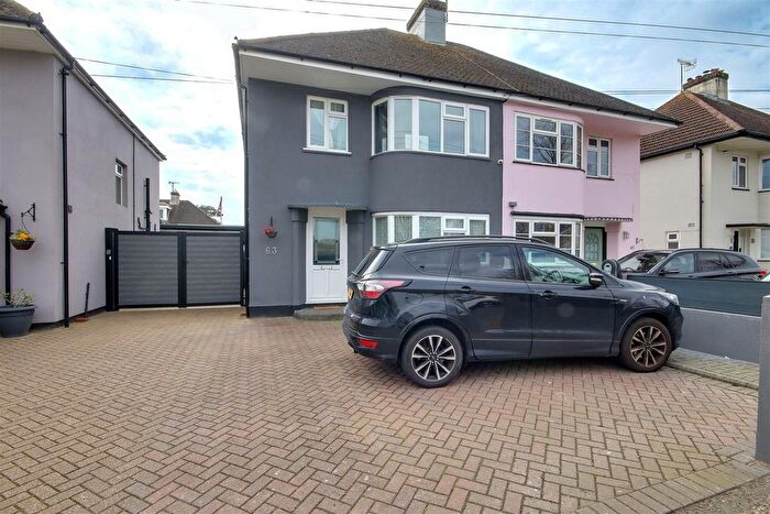 4 Bedroom Semi-detached House To Rent In Ardsheal Road, Worthing, BN14