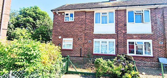 2 Bedroom Maisonette To Rent In Bartram Close, Uxbridge, UB8