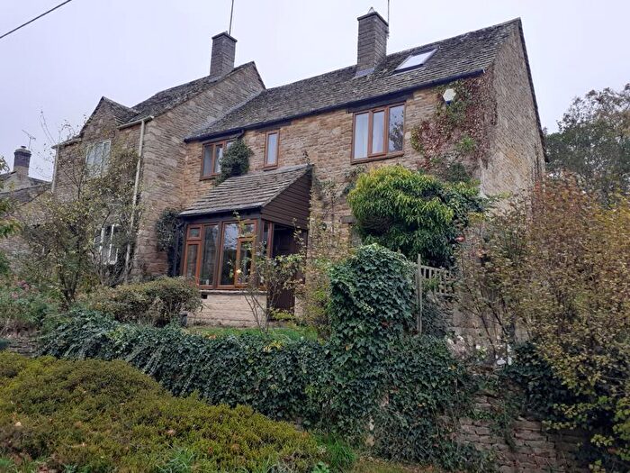 3 Bedroom Semi-detached House To Rent In Orchard Ground, Chipping Norton, OX7