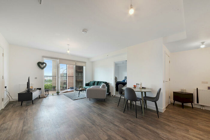 2 Bedroom Apartment To Rent In Newham London, E16