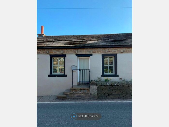 2 Bedroom Detached House To Rent In Stainland Road, Halifax, HX4