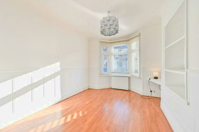 3 Bedroom Terraced House To Rent In Worcester Road, Walthamstow, London, E17