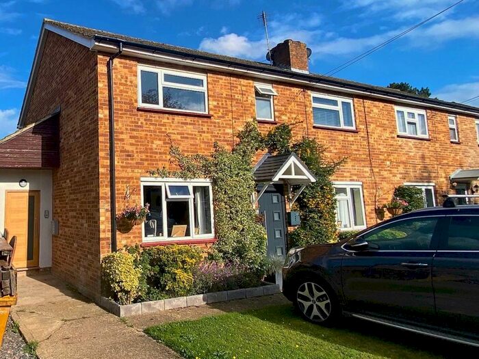 2 Bedroom Maisonette To Rent In Sandygate Close, Marlow, SL7