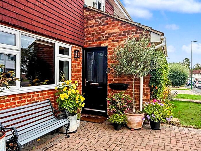 3 Bedroom Semi-Detached House For Sale In Parsonage Road, Henfield, West Sussex, BN5