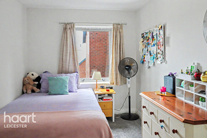 2 Bedroom Apartment For Sale In Duns Lane, Leicester, LE3