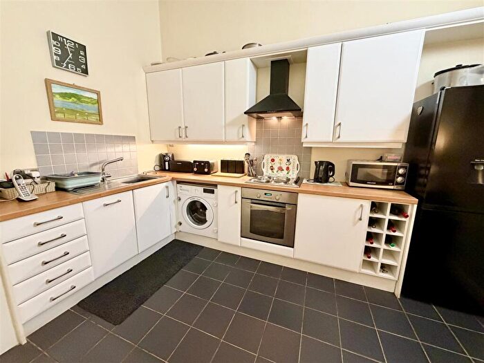 3 Bedroom Flat For Sale In Rishworth Mill Lane, Rishworth, Sowerby Bridge, HX6