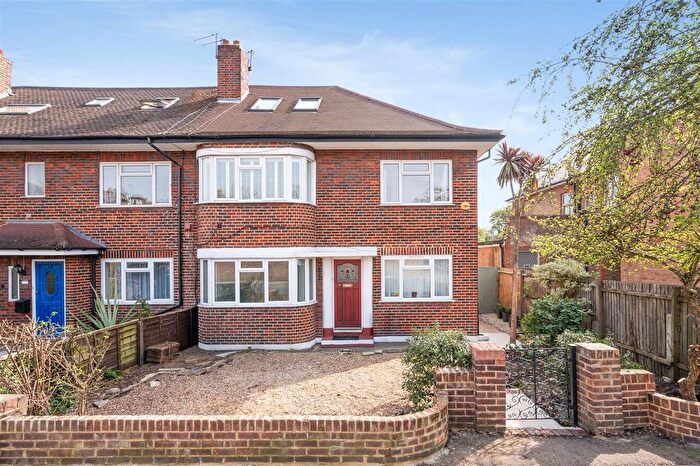 3 Bedroom Maisonette For Sale In Toynbee Road, Wimbledon, SW20