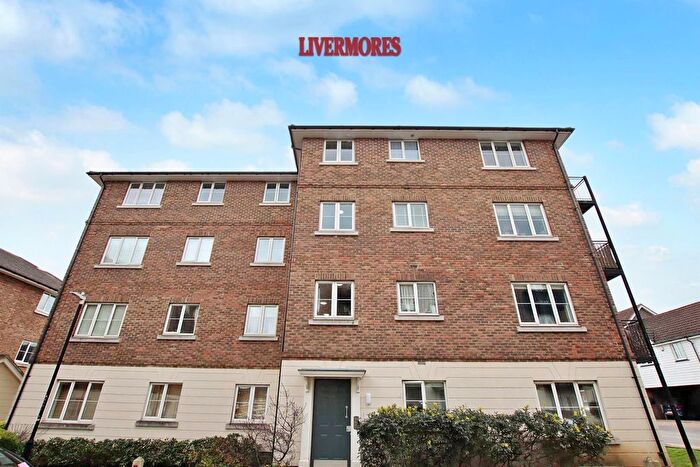 2 Bedroom Flat To Rent In Baker Crescent, Dartford, DA1