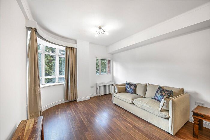 1 Bedroom Flat To Rent In University Street, Bloomsbury, London, WC1E