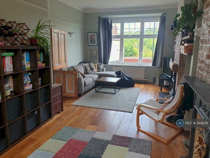 3 Bedroom Semi-Detached House To Rent In Fairdene Road, Coulsdon, CR5