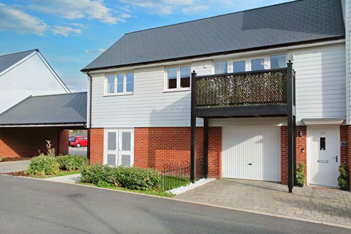 2 Bedroom Maisonette For Sale In Liberty Way, Wickford, SS11