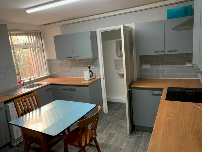 1 Bedroom Town House To Rent In Beckett Road, Doncaster DN2