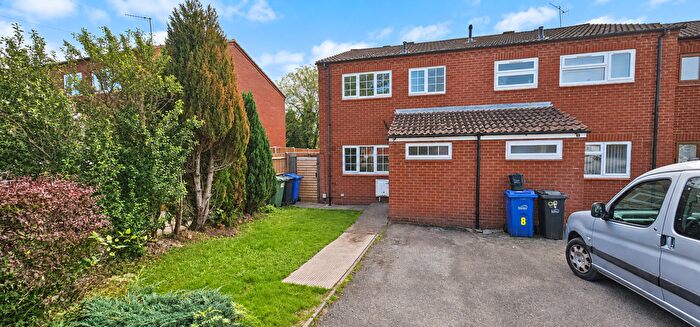 3 Bedroom Semi-Detached House For Sale In Gooch Close, Amblecote, Stourbridge, DY8