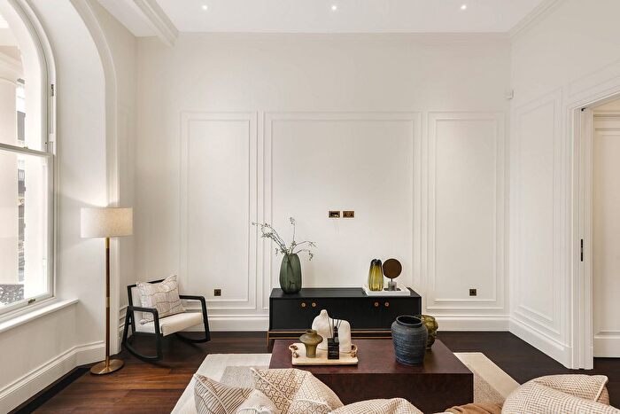 1 Bedroom Flat For Sale In Charles Street, London, W1J