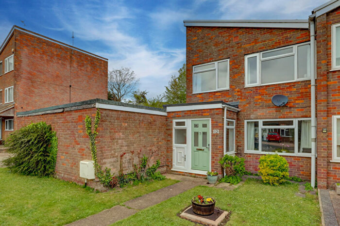 3 Bedroom End Of Terrace House For Sale In Peters Close, Prestwood, Great Missenden, Buckinghamshire, HP16