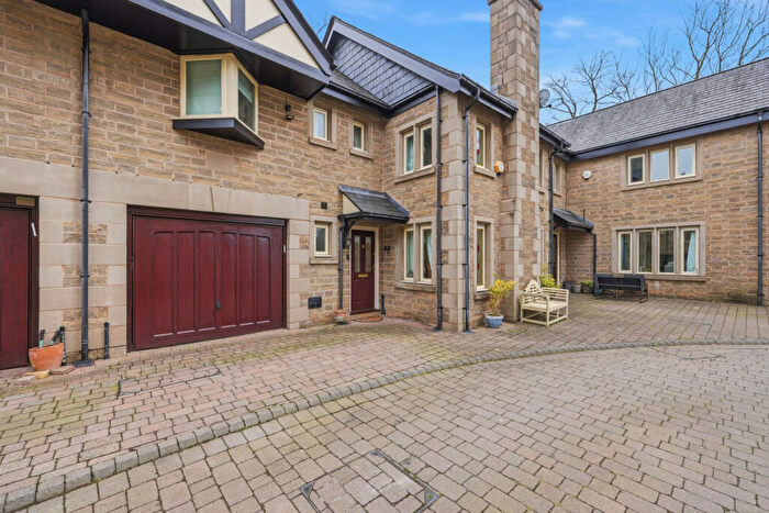 3 Bedroom Mews For Sale In Montpellier Mews, Salford, M7