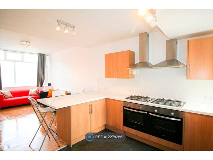 7 Bedroom Terraced House To Rent In Moseley Road, Fallowfield, M14