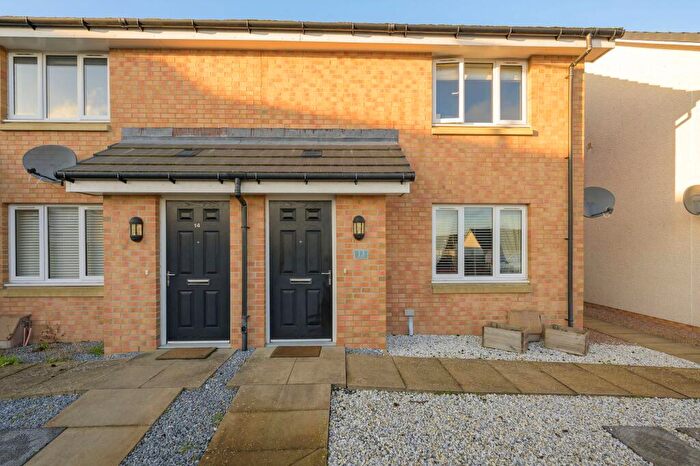 3 Bedroom End Of Terrace House For Sale In Hilltops, Hill Of Beath, KY4