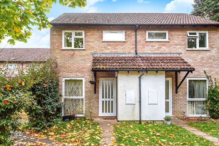 2 Bedroom Detached House To Rent In Harvester Way, Lymington, SO41