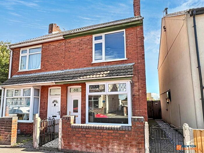 3 Bedroom Semi Detached House For Sale In Crescent Road, Hugglescote, LE67