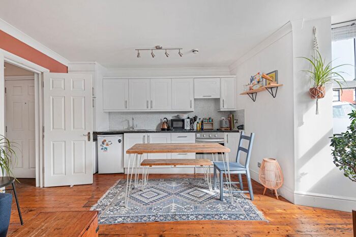 1 Bedroom Flat For Sale In Repton Road, Brislington, Bristol, BS4