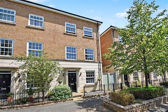 3 Bedroom Semi-Detached House For Sale In The Avenue, Corby, NN17