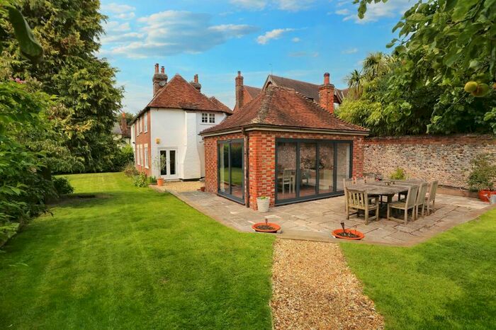 4 Bedroom Detached House For Sale In High Street, Droxford, SO32